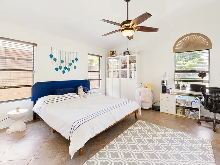 4704 E Weaver Rd — Photo 11