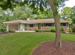 4843 Vrana Ln, Racine, WI 53405