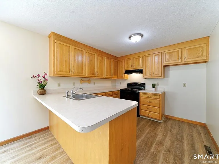 33 Ivy Ln #33 — Photo 8