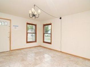 1504 Turnbull Dr, Round Lake Beach, IL 60073