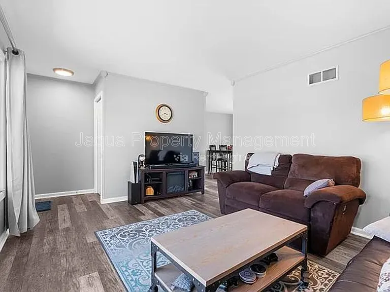 5620 Cheshire St — Photo 4