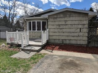 6240 Grovenburg Rd, Lansing, MI 48911