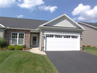 5972 Redfield Dr, Farmington, NY, 14425