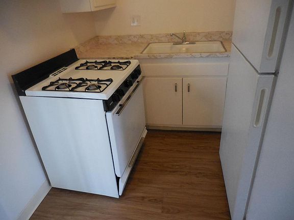 3rd image of 807 Embarcadero Del Norte APT 13