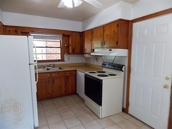 5th image of 3195 Woodlynne Way