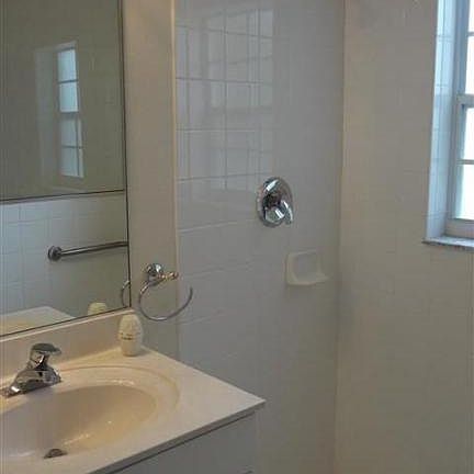 2nd image of 228 SW Lake Forest Way