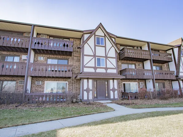4 Crestview Ln Unit 10, Vernon Hills, IL 60061