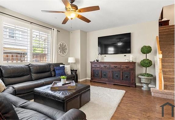 3rd image of 88 Crystalwood Cir
