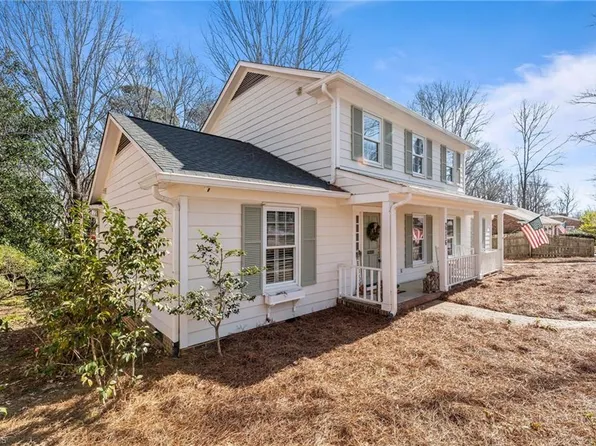 2716 Asbury Ter, Greensboro, NC 27408