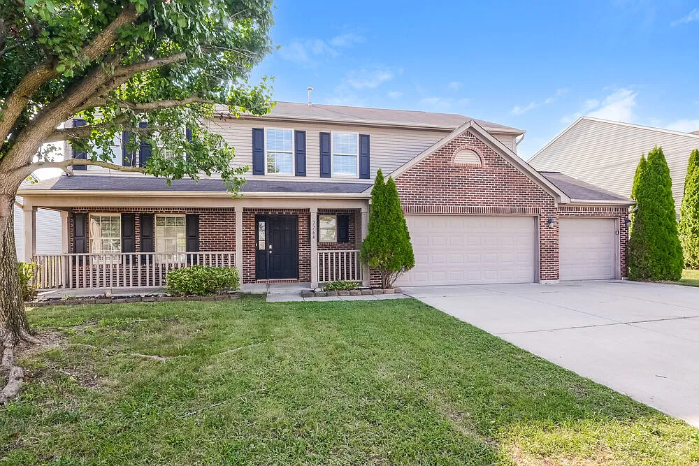 4 bed, 2.5 bath, 2504 sqft, $2,455 — Photo 1