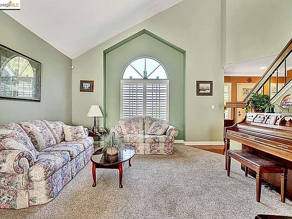4th image of 4008 Eagleridge Dr