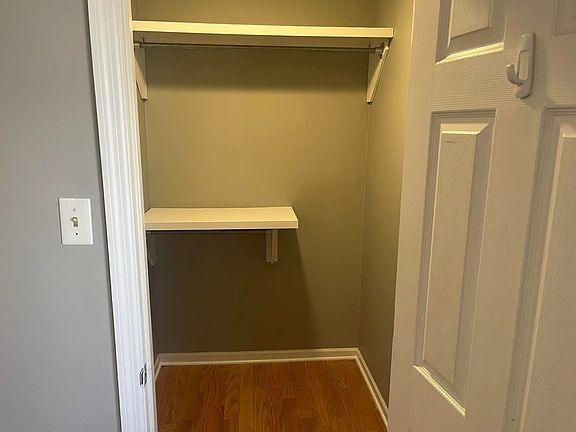 5th image of 2319 Redbud Ln