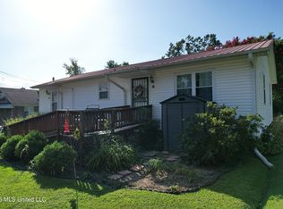 25 S Center St, Potts Camp, MS 38659