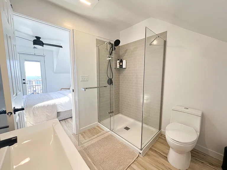 509 W 4th St #1 — Photo 12