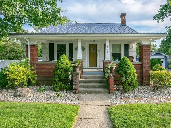 2111 Sunnyside Dr, Elkhart, IN 46516