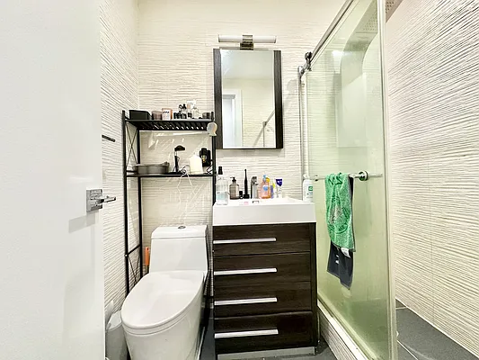 Rented by Purple Stone Realty LLC | media 2