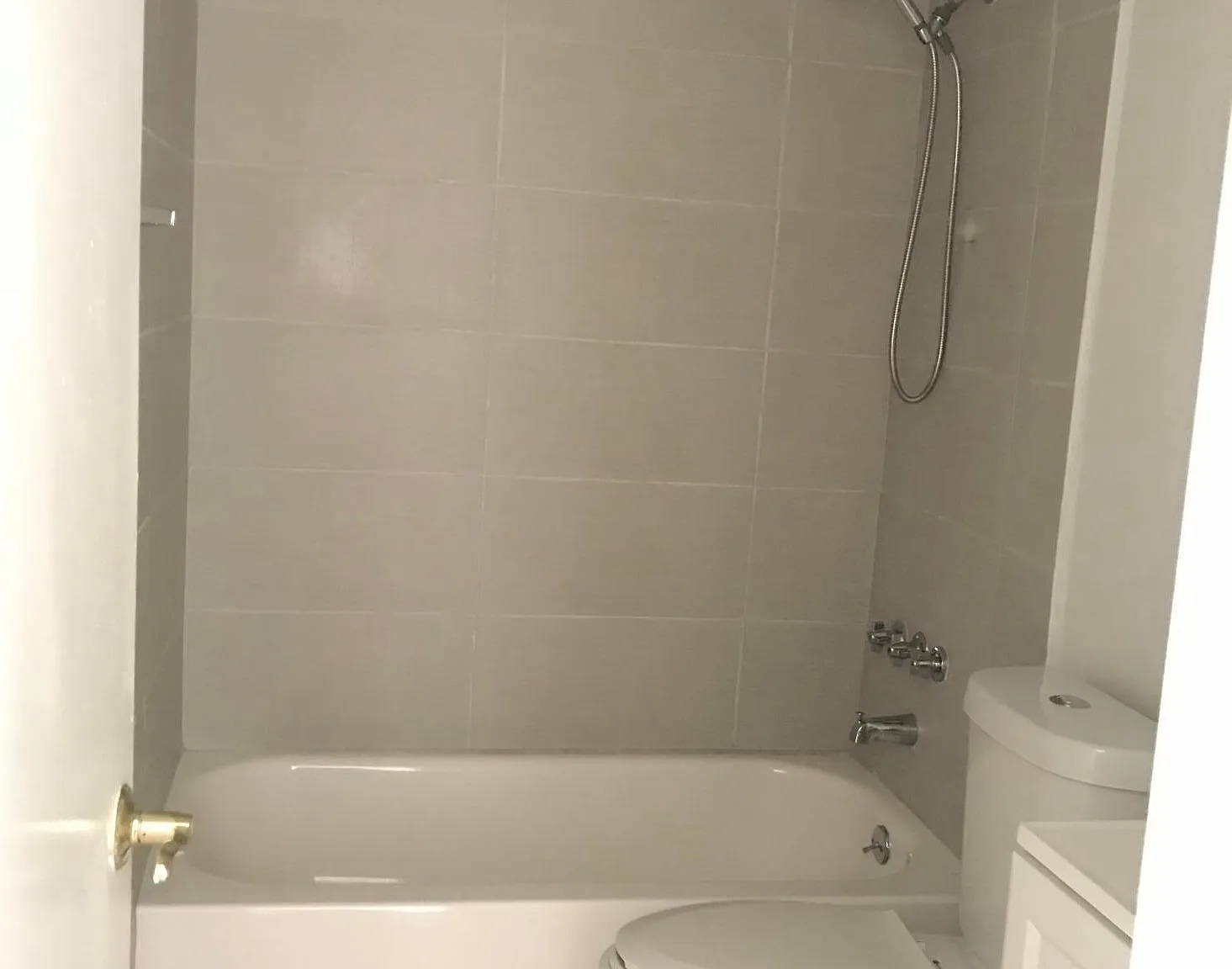 3 bed, 1420 sqft, $2,500 — Photo 4