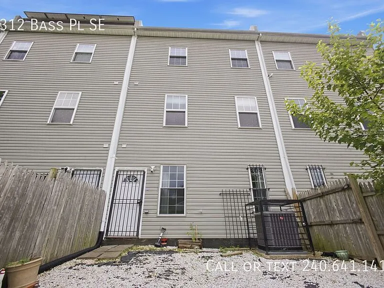 5312 Bass Pl SE — Photo 4