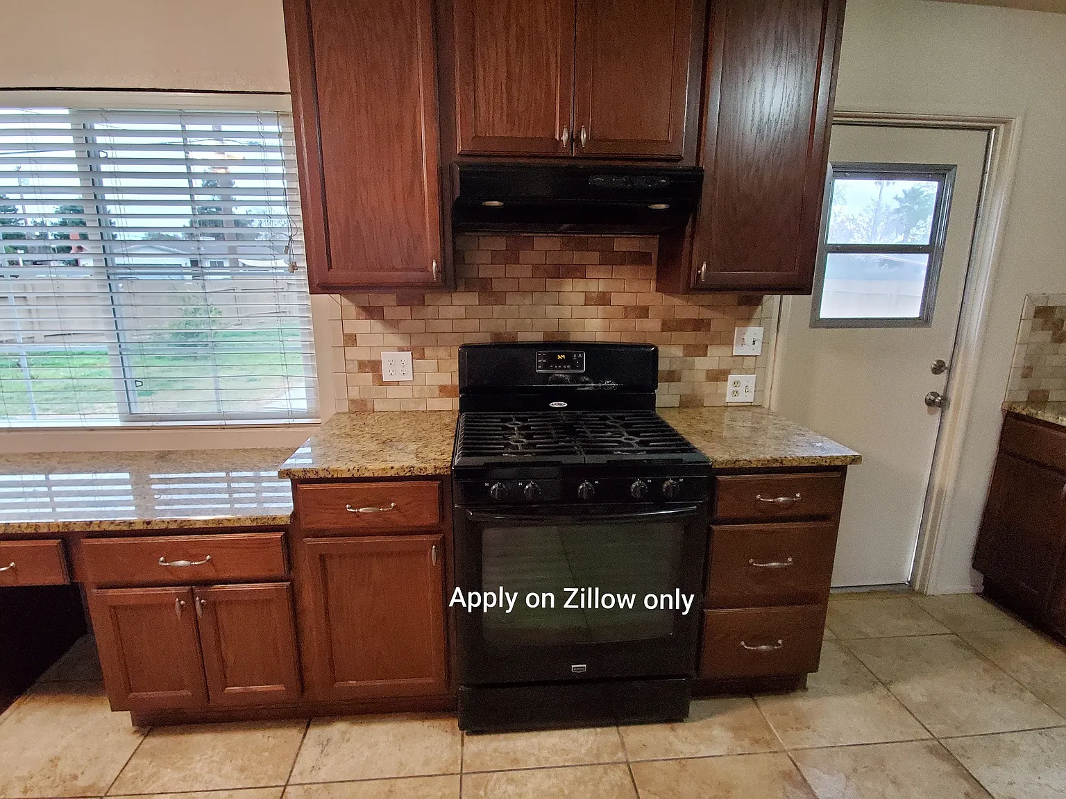 3 bed, 988 sqft, $1,750 — Photo 4