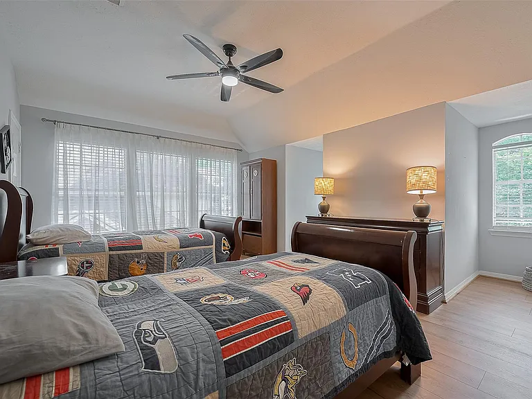 7 Peaceful Canyon Ct — Photo 25