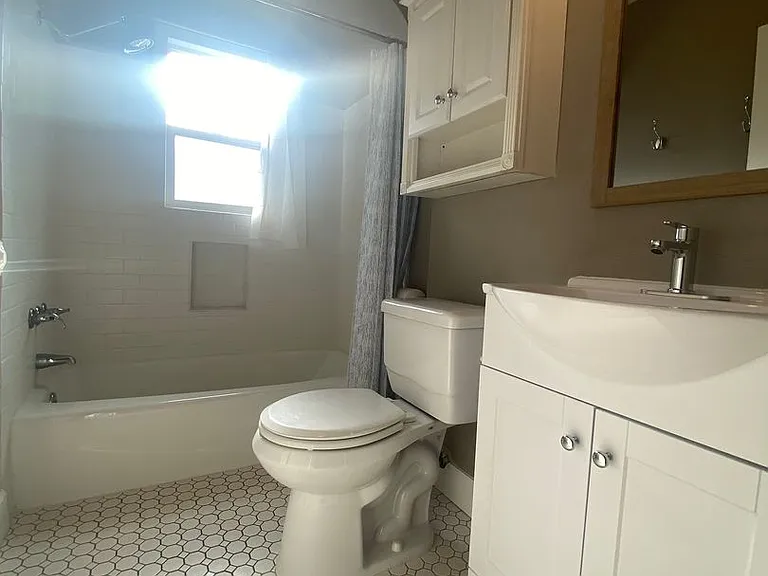 1303 S Garfield St — Photo 14