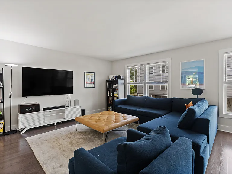 110 Berwick Ave #110 — Photo 8