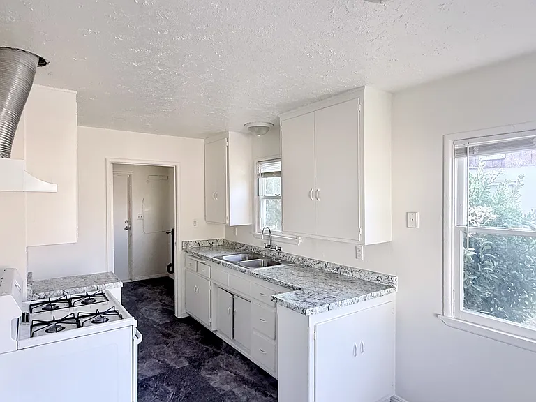 24448 Myers Ave — Photo 6