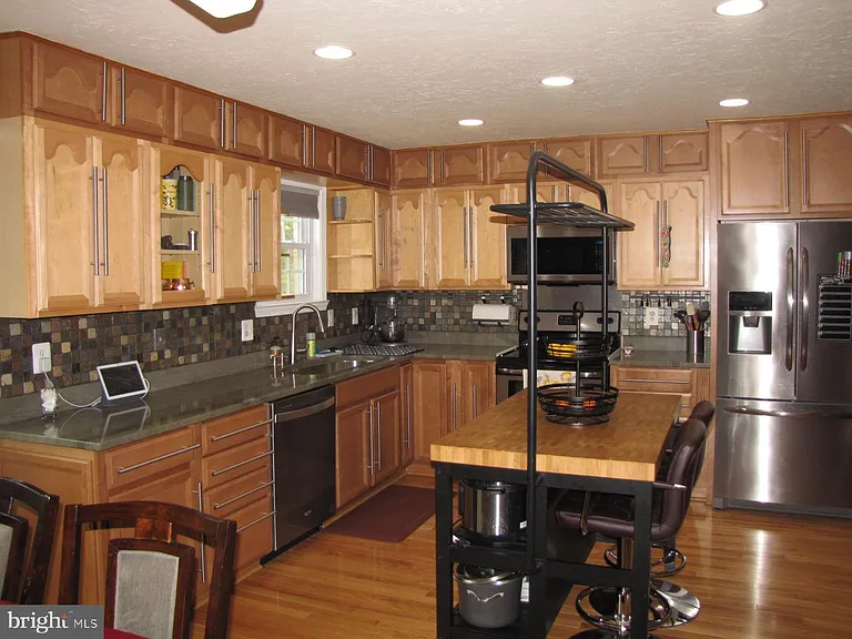 9031 Blarney Stone Dr — Photo 4