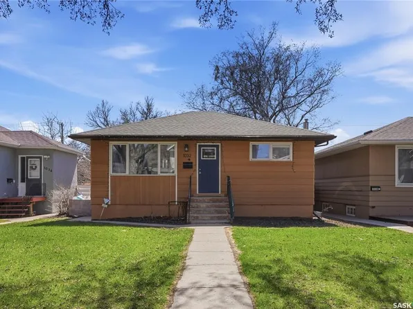 1032 9th STREET E, Saskatoon, SK S7H 0N2