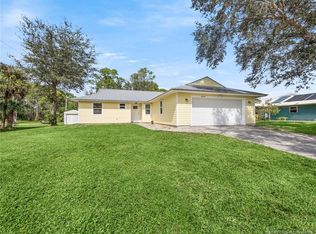 6045 SE Circle St, Hobe Sound, FL 33455