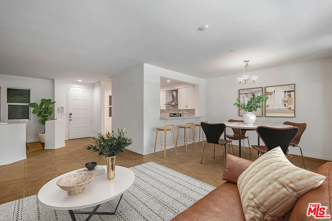 2 bed, 2.0 bath, 1510 sqft, $6,000 — Photo 3