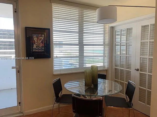The Decoplage Condo — Photo 2