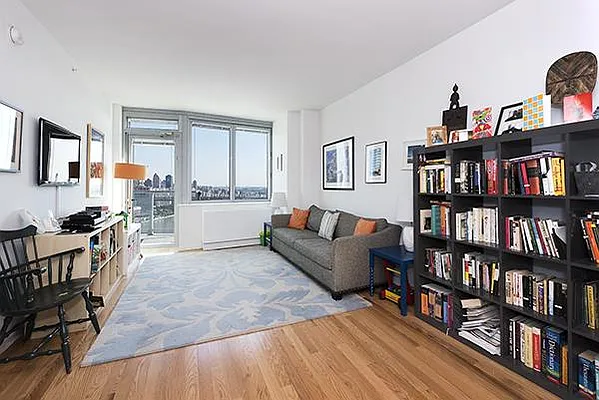 Rented by Space Marketing Shop | media 6