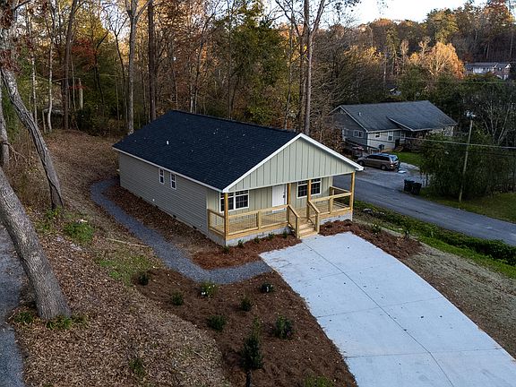 4th image of 6600 Hillbrook Ln