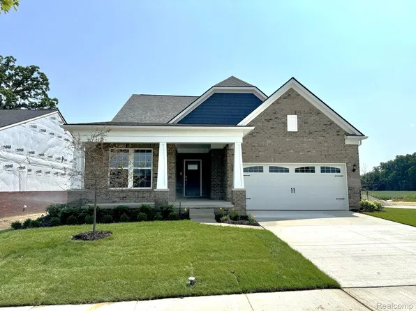 5675 Lewiston Rd, Canton, MI 48188