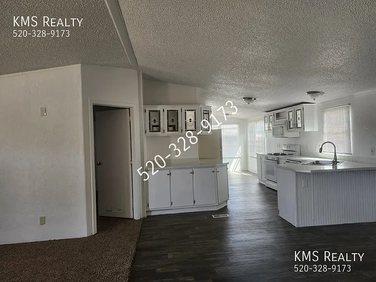 13310 N Flintlock Rd #1 — Photo 2