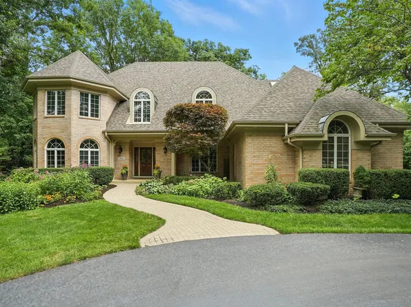 935 N Butternut Cir, Frankfort, IL 60423