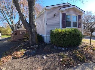 176 Parker Lake Blvd, Oxford, MI 48371