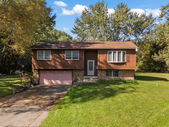 938 N 400 E, Chesterton, IN 46304