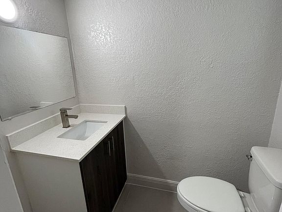3rd image of 12605 NE 13th Ave #303