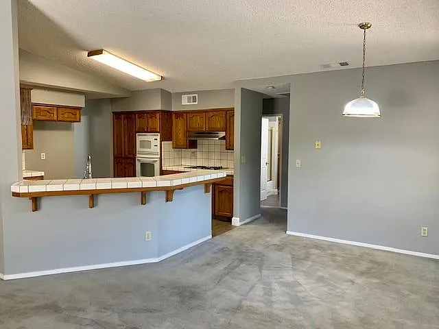 6078 N Hazel Ave — Photo 15