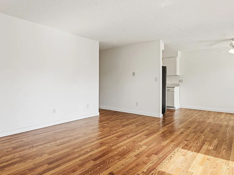 2511 Howard Ave #21 — Photo 15