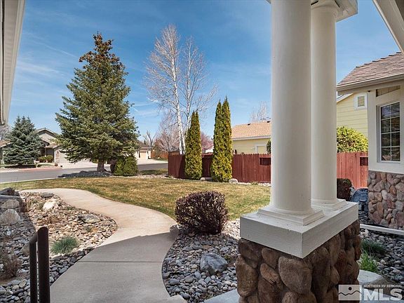 3rd image of 1842 Bougainvillea Dr
