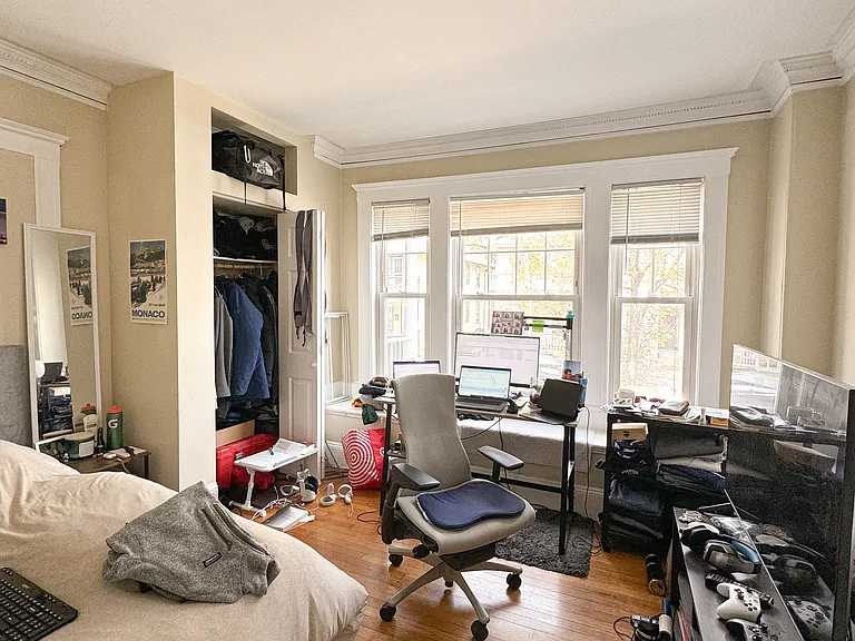 24 Boulevard Ter #2 — Photo 3