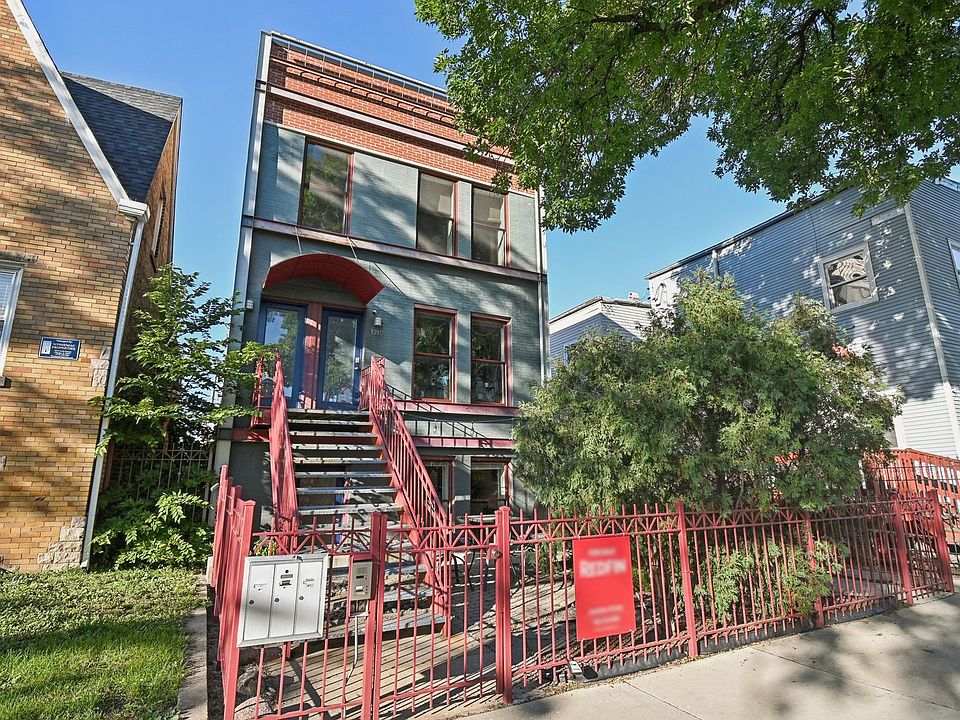 2nd image of 1910 W Superior St #1