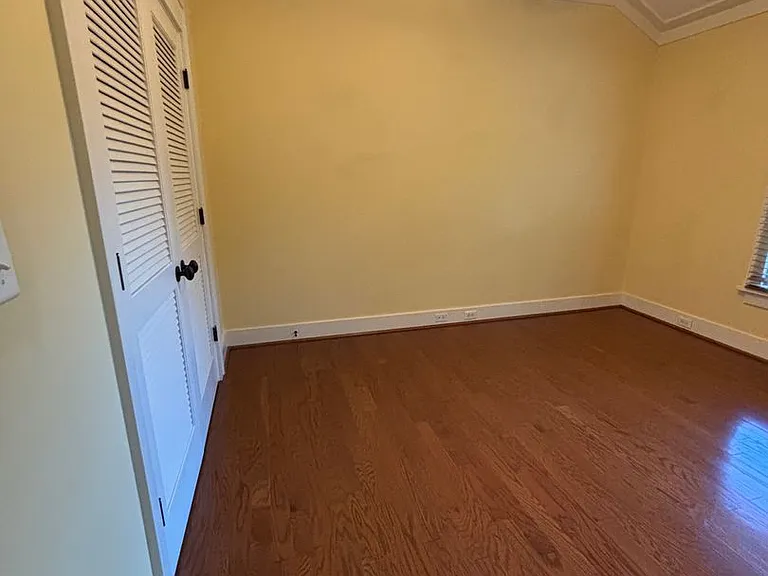219 Oyster Point Dr — Photo 13