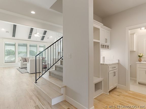 3rd image of 6501 S Fir Ave