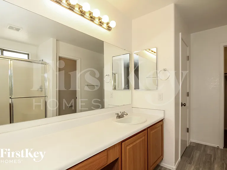 18039 N 89th Dr — Photo 10