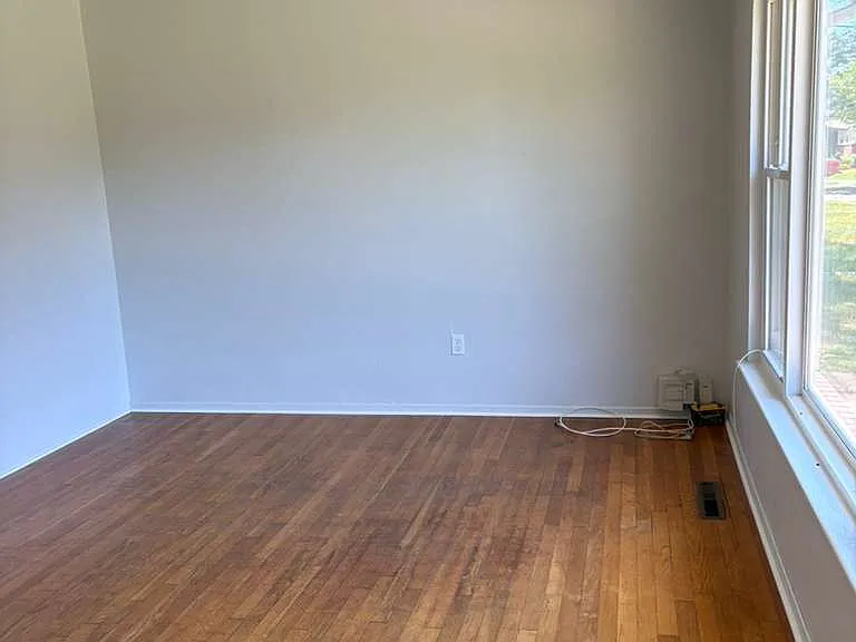 4928 Clover St — Photo 2
