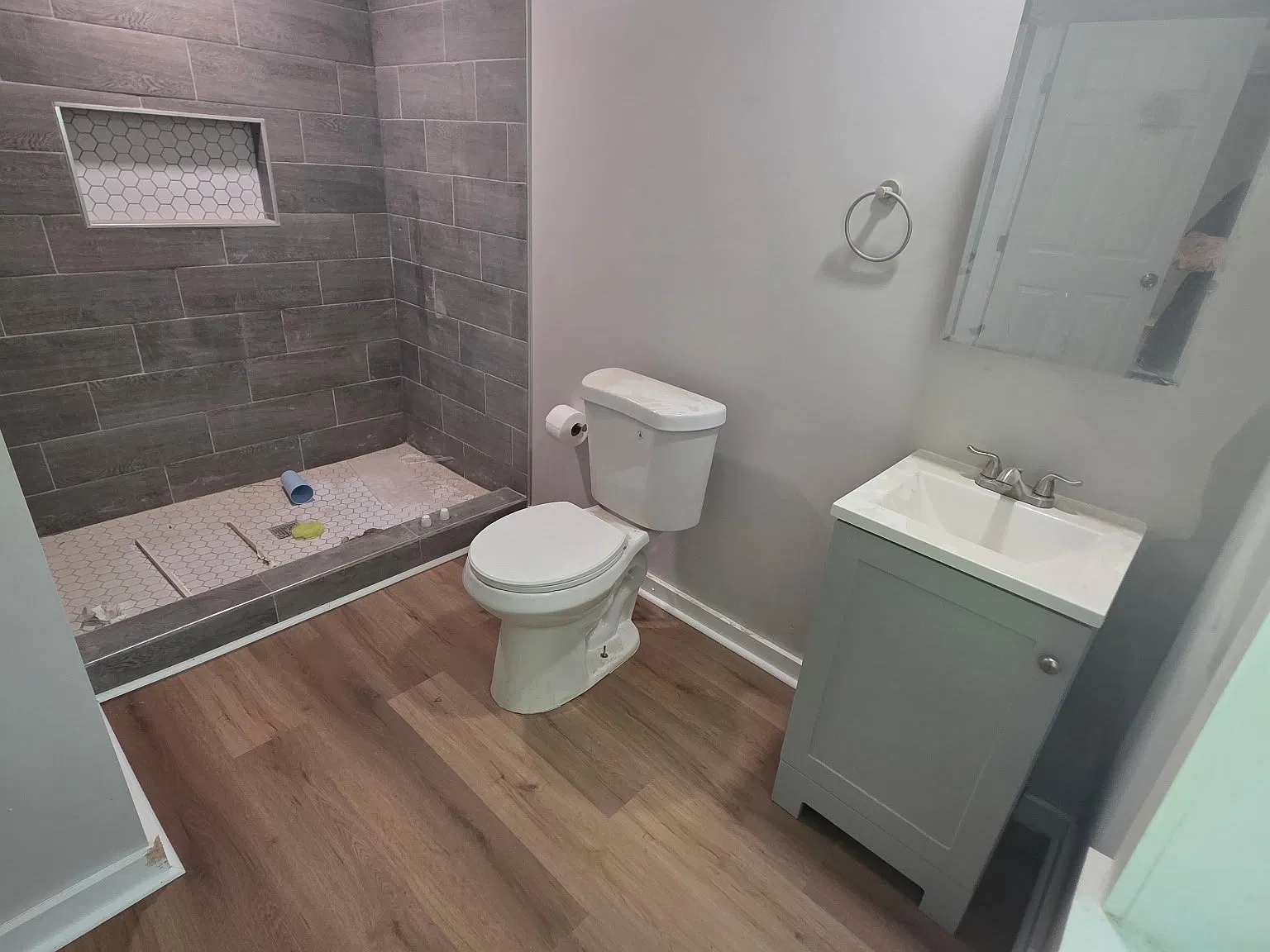 657 Parker St — Photo 4